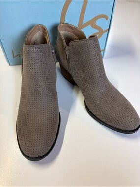 Life Stride Blake Ankle Boots Taupe Perforated Block Heel Zip Women Size 10